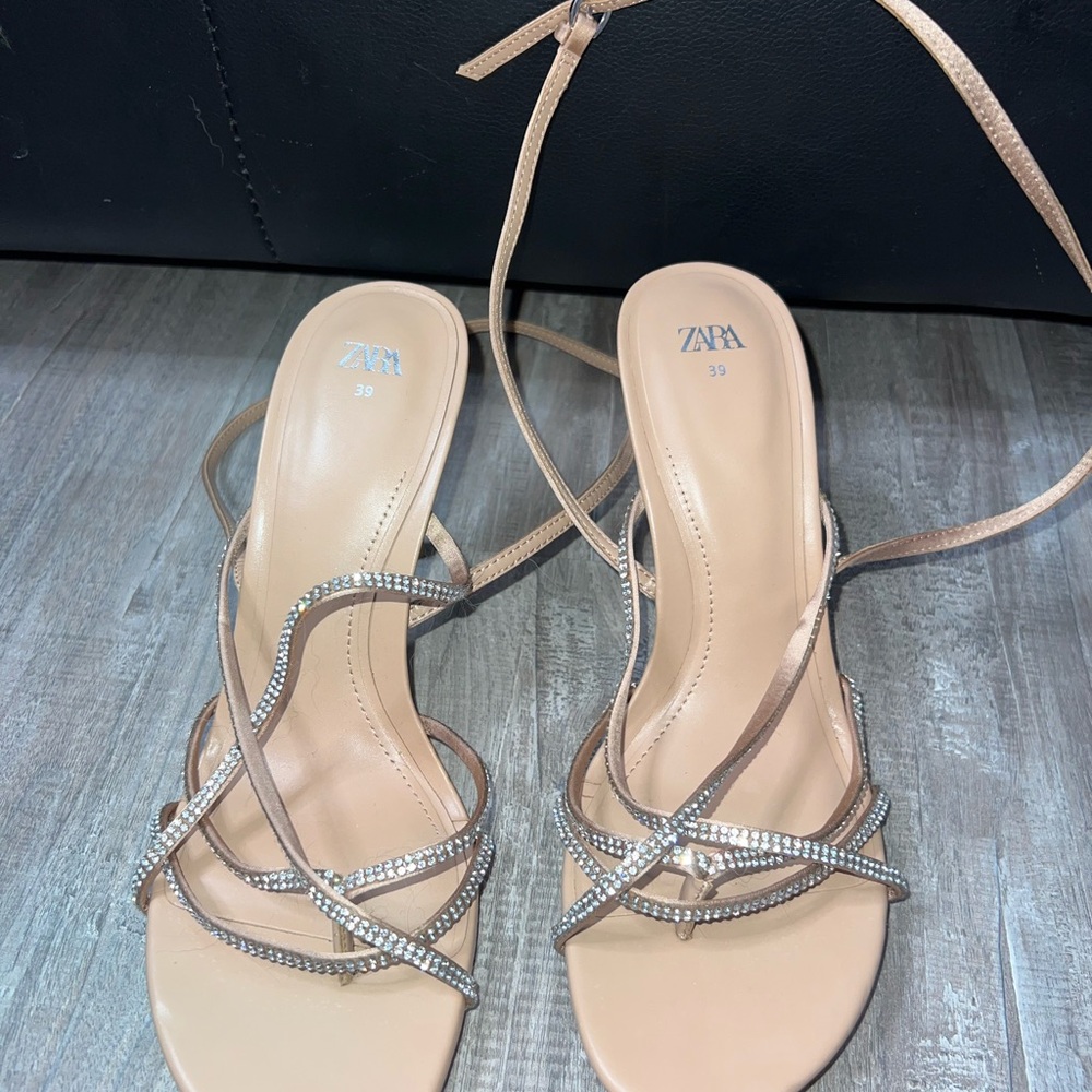 Zara Women's Beige Strappy Heels